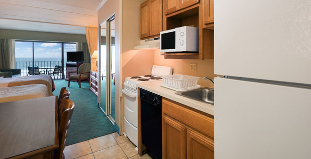 Oceanfront Efficiency Room at Quality Inn Boardwalk - Maryland