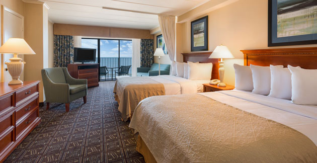 Premium Oceanfront Efficiency Room at Quality Inn Boardwalk - Maryland