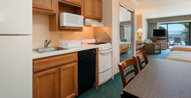 Quality Inn Boardwalk Premium Oceanfront Efficiency Room - Ocean City
